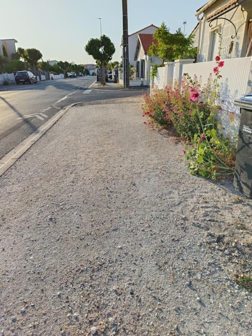 Charmante Maisonnette Proche Plage Châtelaillon-Plage Exteriör bild